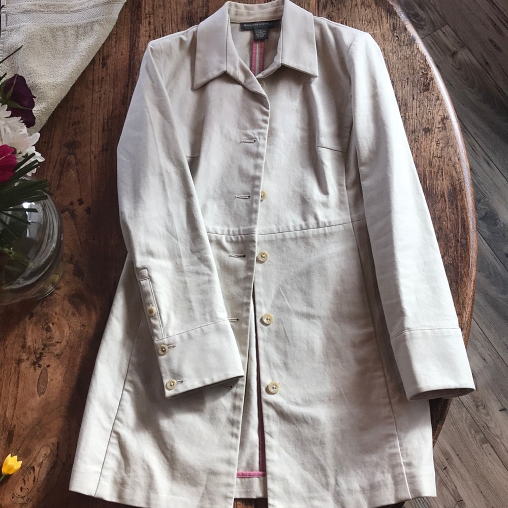 Banana Republic coat lightweight casual or dress